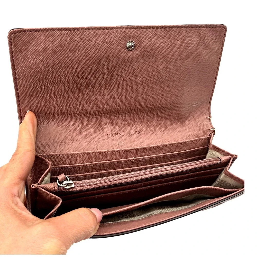 Michael Kors Saffiano Leather Flap Wallet Brown‎ Minimalist Classic Neutral